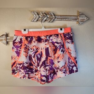 Women's Large Under Armour Shorts
